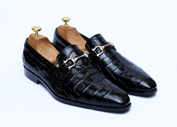 Long Toe Croc Leather Shoes in Black