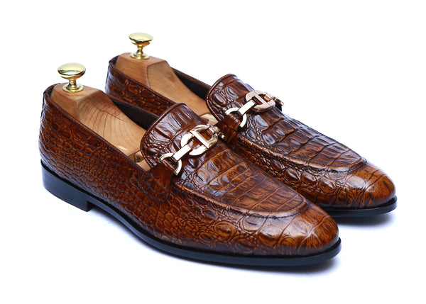 Croc Leather Shoes With B Buckle In Two Tone