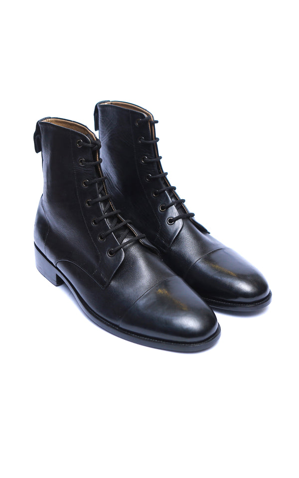 Plain Leather Classic Lace-up Boots In Black