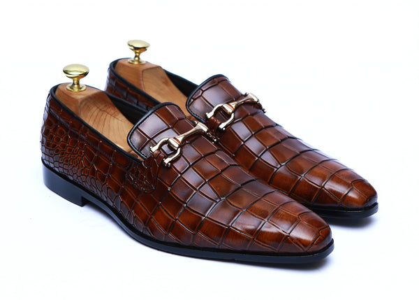 Long Toe Croc Leather Shoes In Two Tone