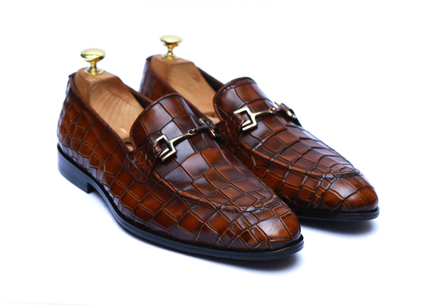 Round Toe G Buckle Leather Shoes In Two Tone