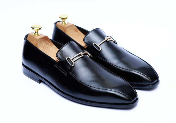 Plain Leather Toe Shape With Line Buckle Shoes in Black