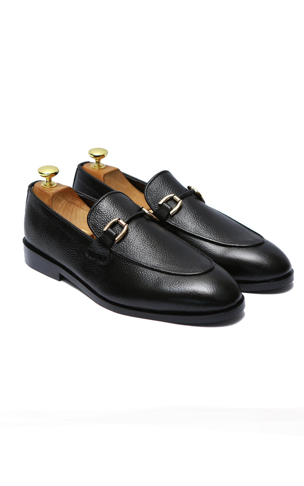 Mild Leather Shoes With Golden Buckle in Black