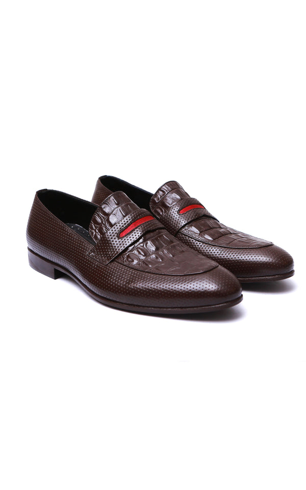 Croc Leather Shoes With Red Patti In Brown