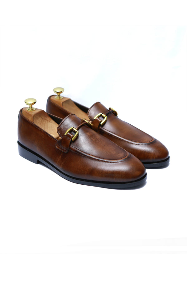 Plain Leather Shoes With Golden Buckle in Two Tone