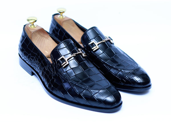 Round Toe G Buckle Leather Shoes In Black