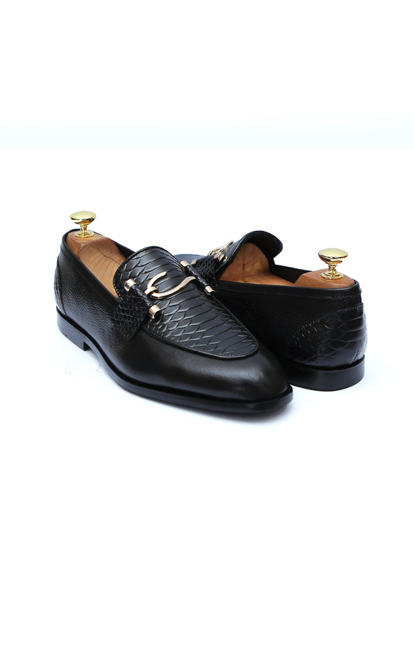 S Buckle Fish Leather Shoes In Black